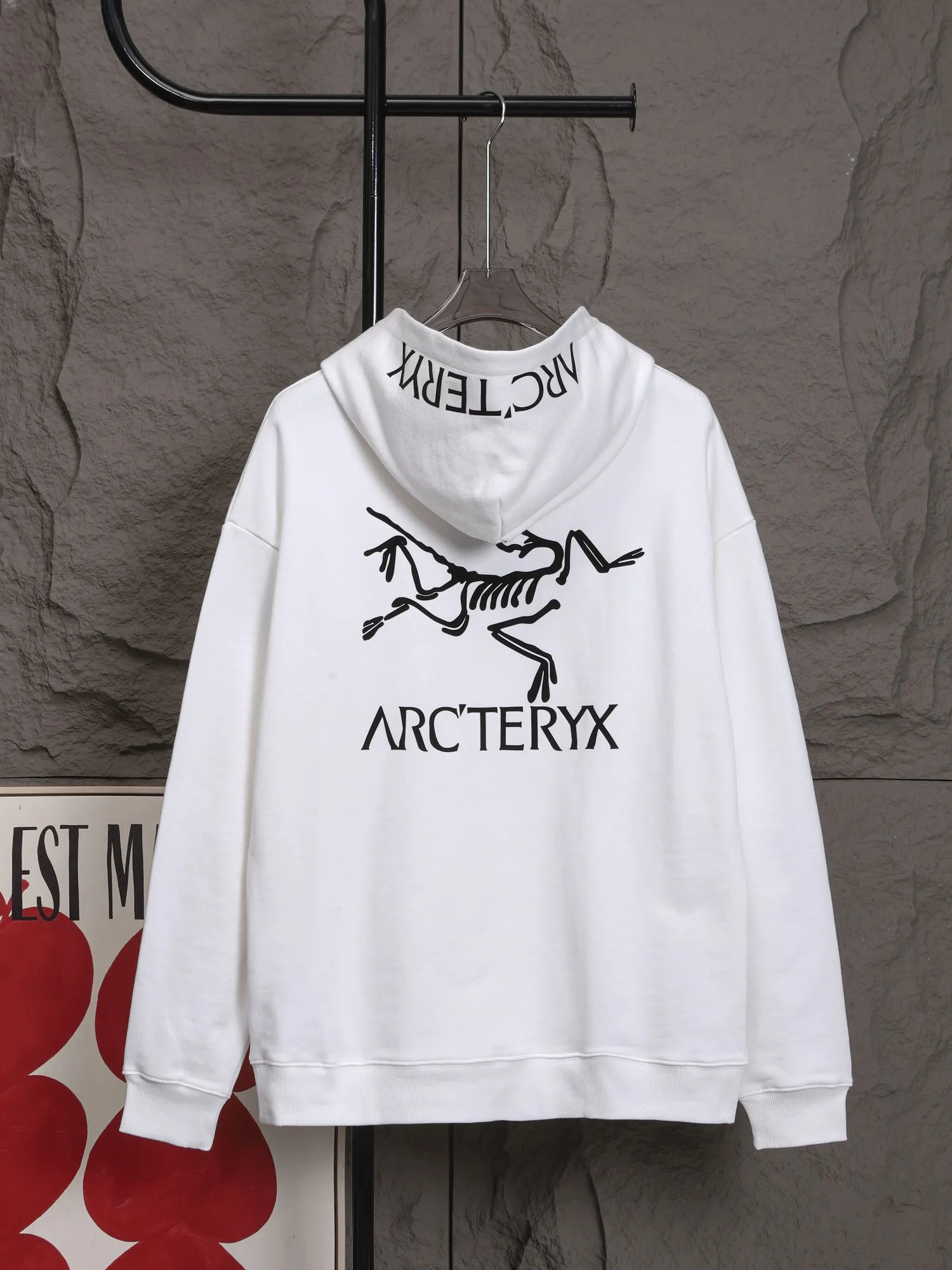 Quality Classic B 16 ， ， ， ， ！ ， ， ， ， Classic Same Style 𝐂𝐎𝐋𝐎𝐔𝐑：Black，White 𝐒𝐈𝐙𝐄：S xl